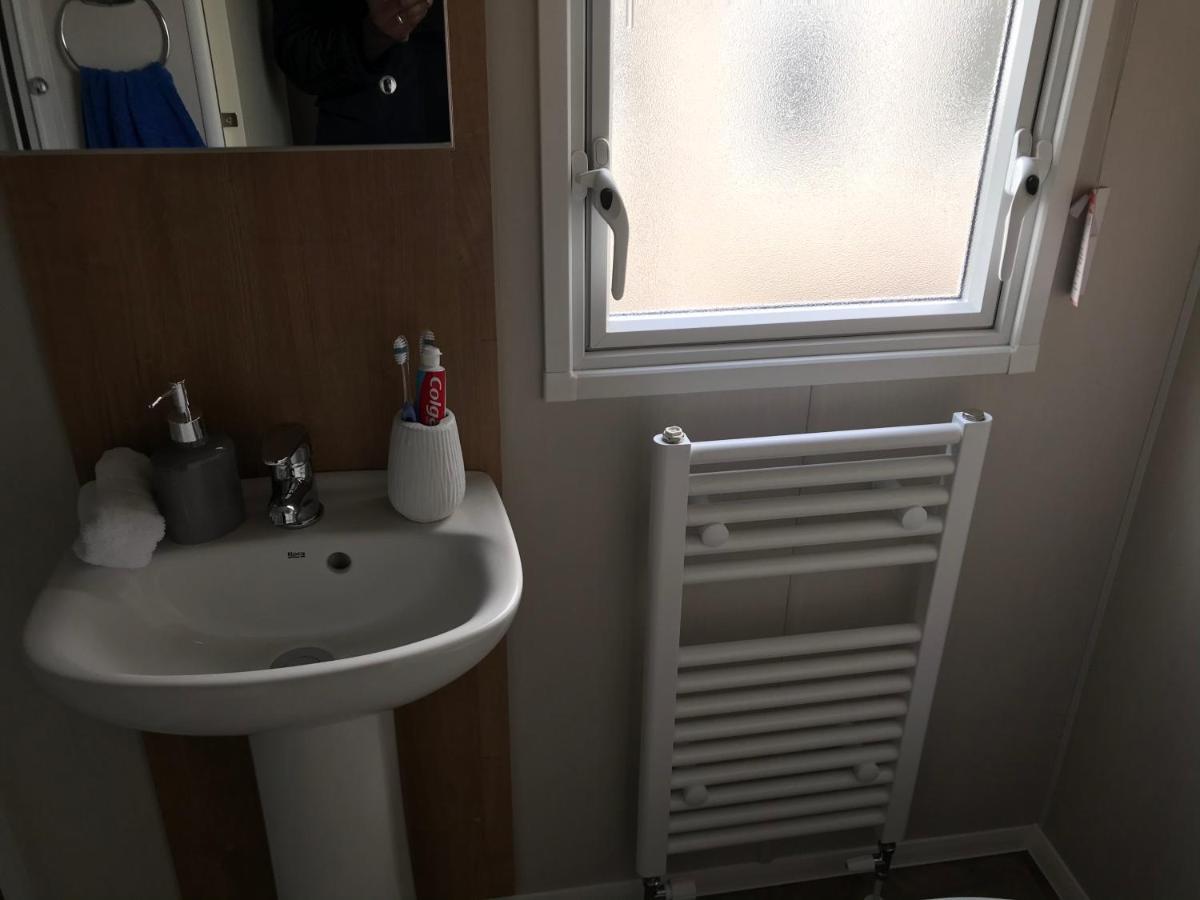 Exclusive 3 Bedroom Caravan, Sleeps 8 People At Parkdean Newquay Holiday Park, Cornwall, Uk Exteriér fotografie