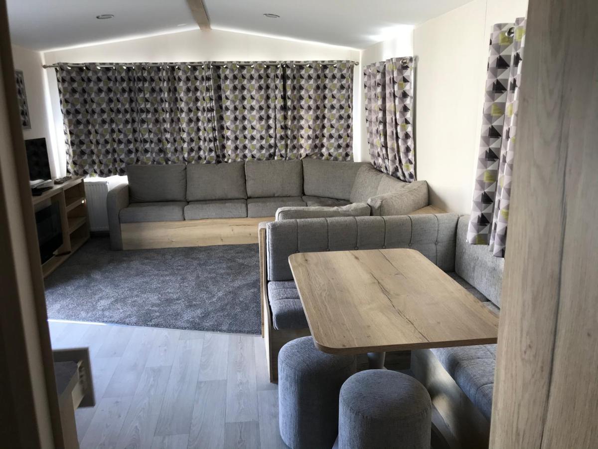 Exclusive 3 Bedroom Caravan, Sleeps 8 People At Parkdean Newquay Holiday Park, Cornwall, Uk Exteriér fotografie