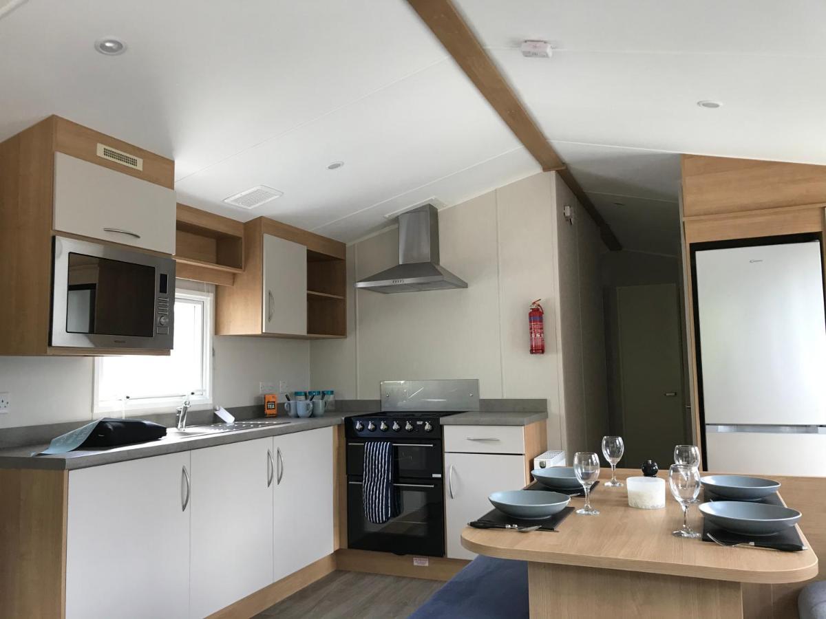 Exclusive 3 Bedroom Caravan, Sleeps 8 People At Parkdean Newquay Holiday Park, Cornwall, Uk Exteriér fotografie